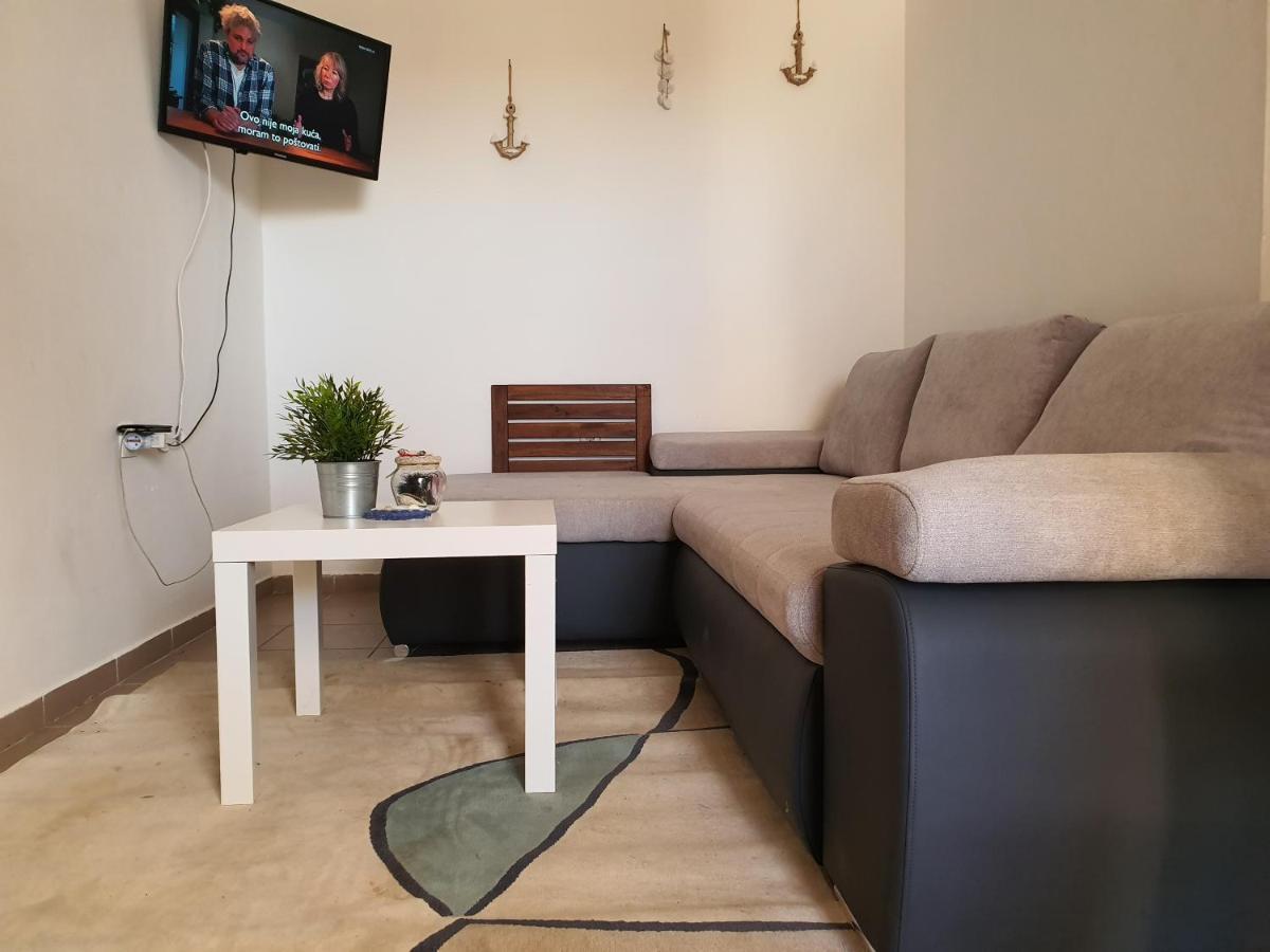 Apartmani Bellevue Vir Dış mekan fotoğraf