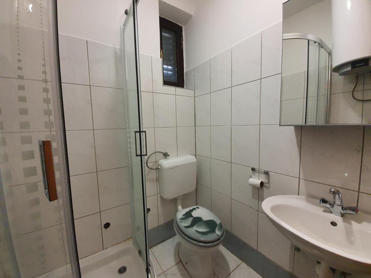 Apartmani Bellevue Vir Dış mekan fotoğraf