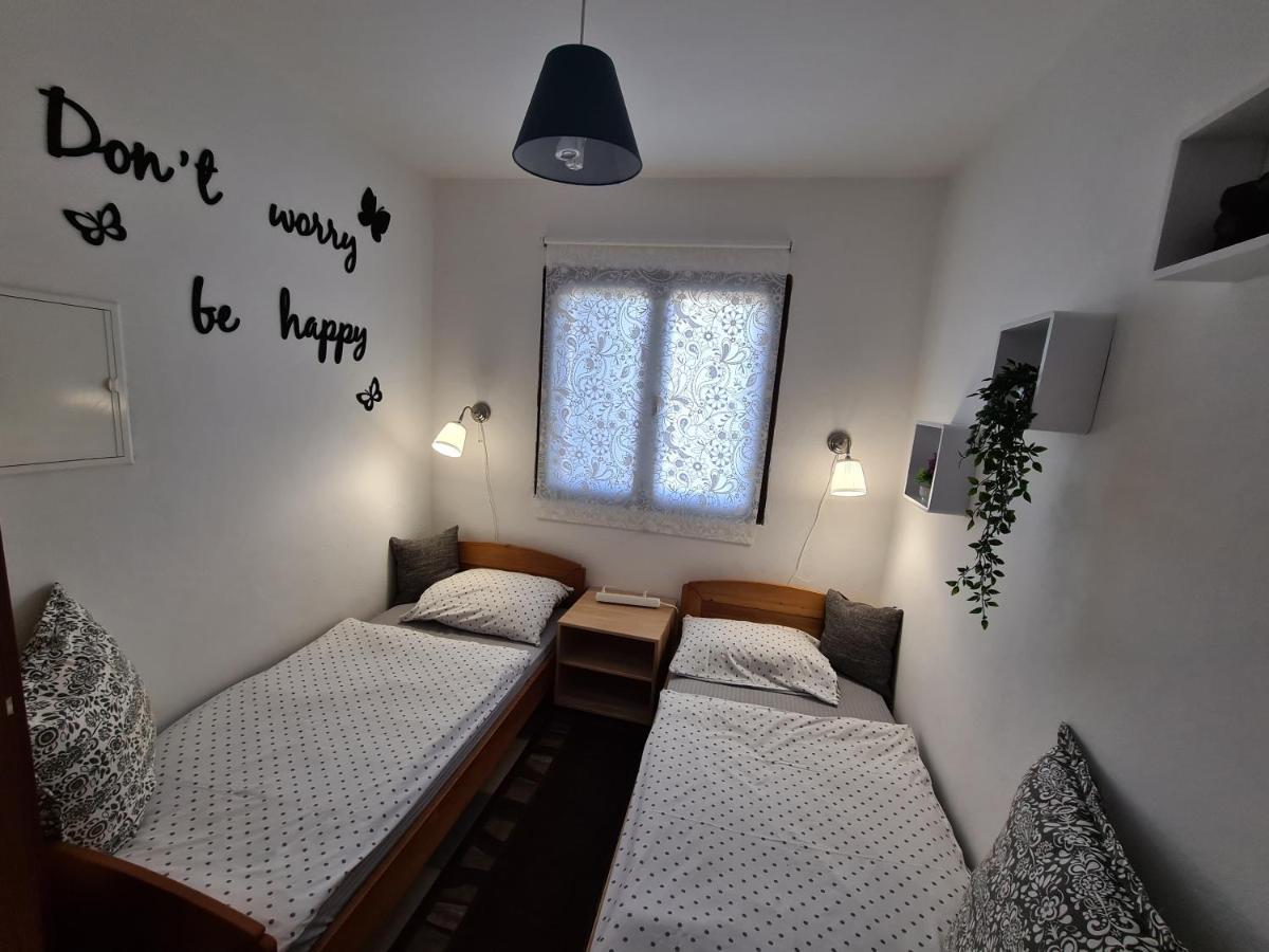 Apartmani Bellevue Vir Dış mekan fotoğraf