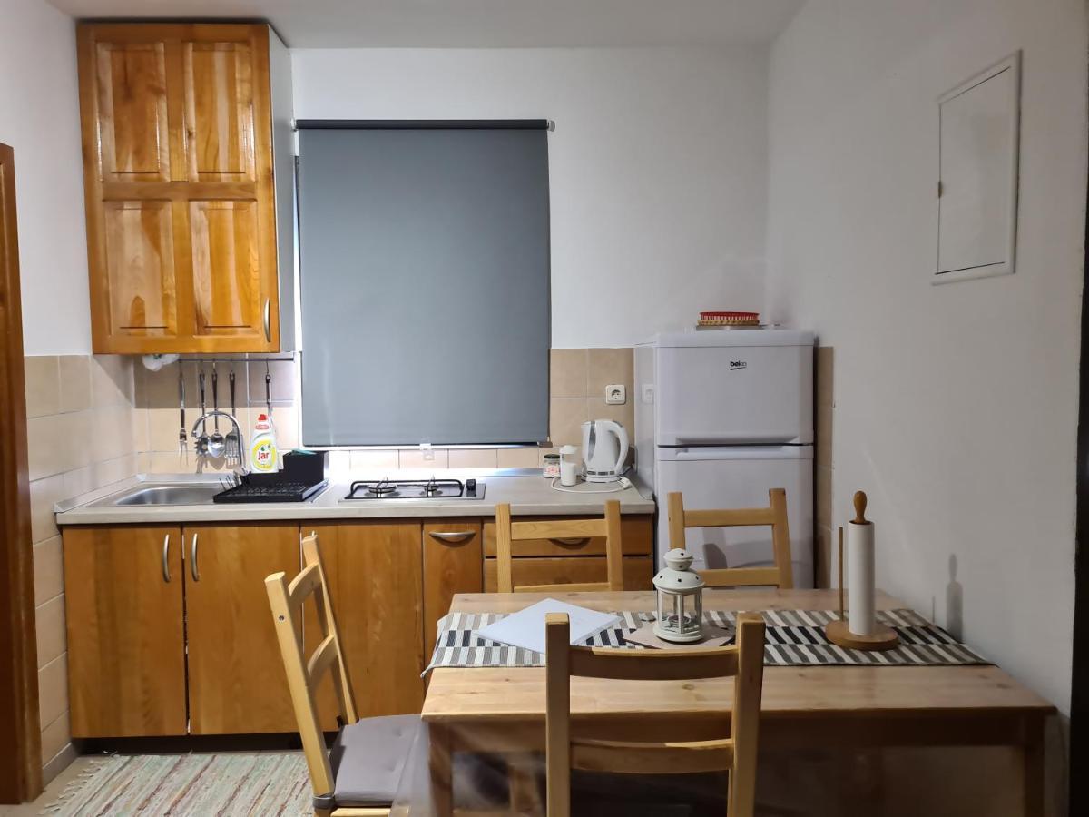 Apartmani Bellevue Vir Dış mekan fotoğraf
