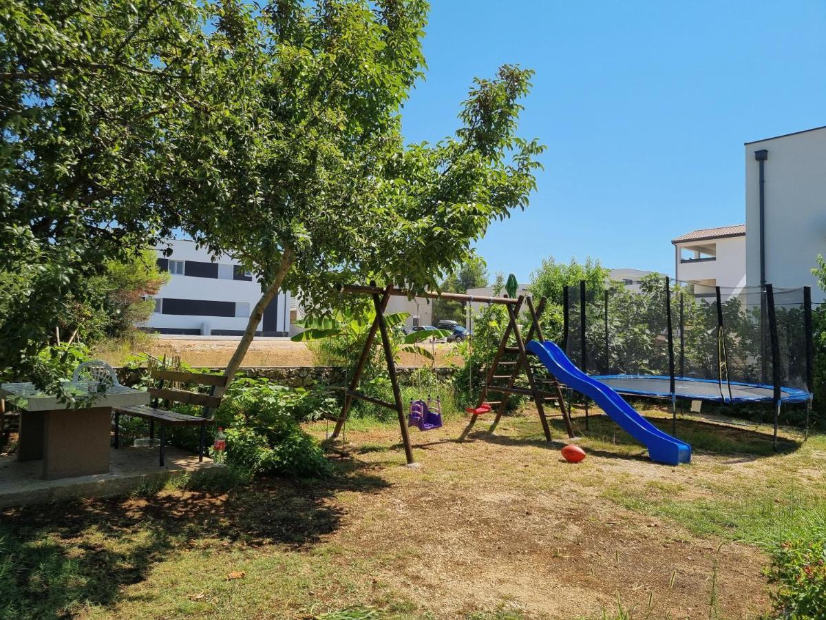 Apartmani Bellevue Vir Dış mekan fotoğraf